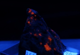 Hiortdahlite - Lille Arøya, Langesundsfjorden, Larvik, Vestfold, Norway
